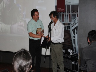 Entrega DVD autoridades del Museo