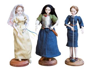 Javiera Carrera, Inés de Suaréz y Elena Caffarena. Imagen Claudio López MHN