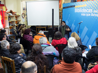 Pedro Cayuqueo ofrece charlas gratuitas en bibliotecas de la Araucanía