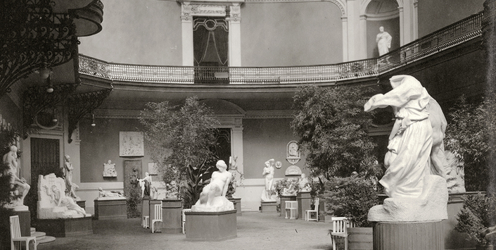 Hall central del Museo de Bellas Artes alrededor de 1920