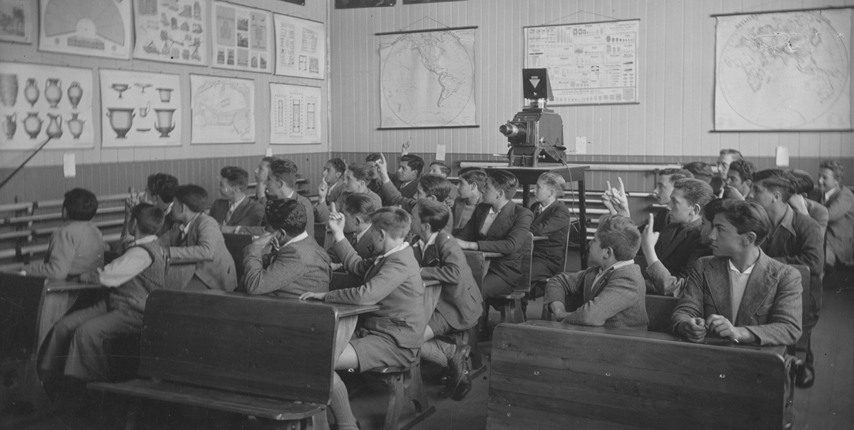 Gabinete de Historia y Geografía, sin año. Archivo Fotográfico. Gabinete de Historia y Geografía, sin año. Archivo Fotográfico.