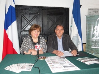 Directora del Museo y Alcalde de Yerbas Buenas