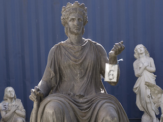 Detalle de la Escultura “La Industria”