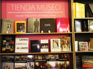 Interior tienda MNBA