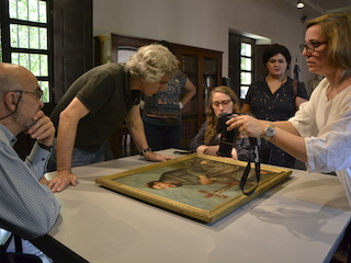 Revisión de una pintura de Procesa Sarmiento, discípula de Monvoisin, en el Museo  Casa de Sarmiento, San Juan.