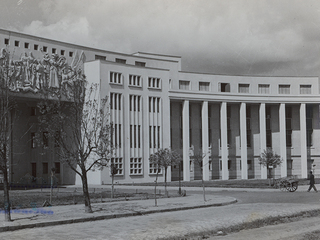 Casa editora Hans Frey, Arco de Medicina de la Universidad de Concepción