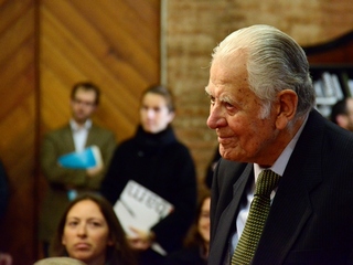 Título entre 66 y 75 caracteres (sin punto final y con mayúsculas y minúsculas)