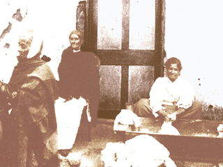 Mujeres en un conventillo